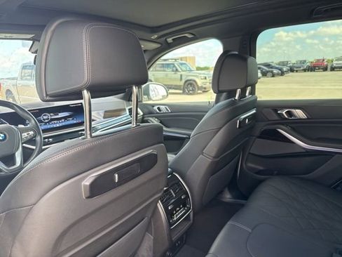 Used 2025 BMW X5 xDrive40i AWD/4WD image 12