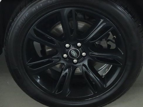 Used 2019 Land Rover Range Rover Velar S AWD/4WD image 40