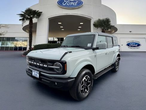 Certified 2023 Ford Bronco Outer Banks image 1