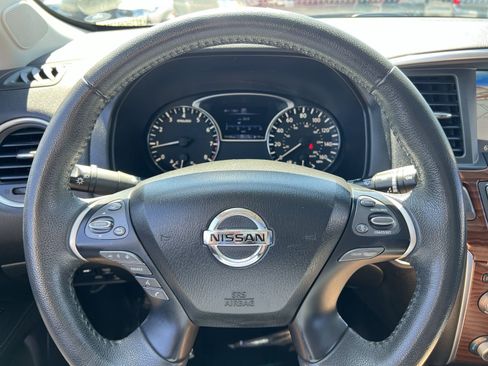 Used 2017 Nissan Pathfinder Platinum w/ Cargo Package AWD/4WD image 16