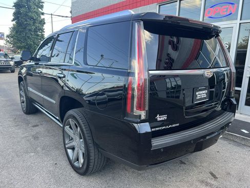 Used 2016 Cadillac Escalade Premium RWD image 5