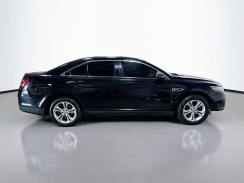 Used 2017 Ford Taurus SE FWD image 5