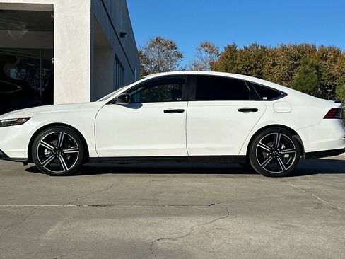 Used 2023 Honda Accord Sport image 7