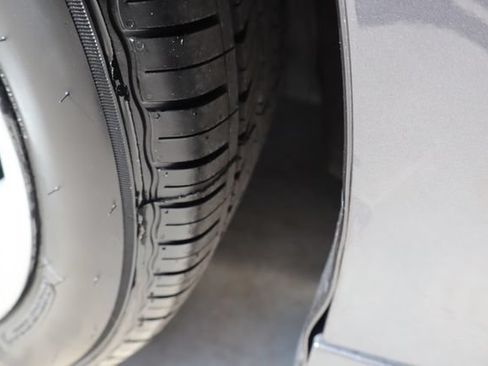 Used 2018 Honda Accord LX image 40