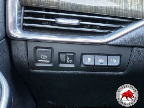 Used 2019 Cadillac XT4 Premium Luxury FWD image 28