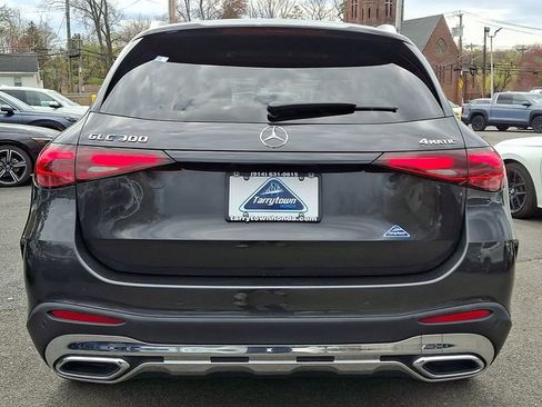 Used 2025 Mercedes-Benz GLC 300 4MATIC image 5