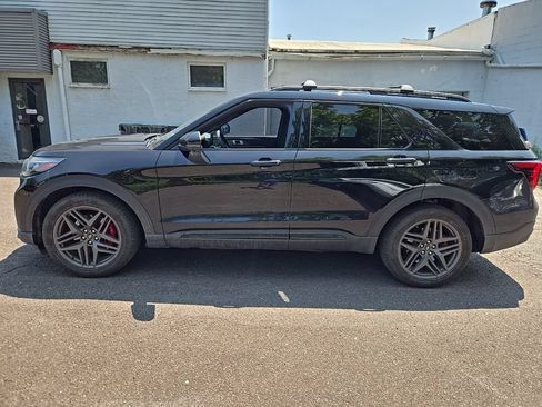 Used 2025 Ford Explorer ST AWD/4WD image 9