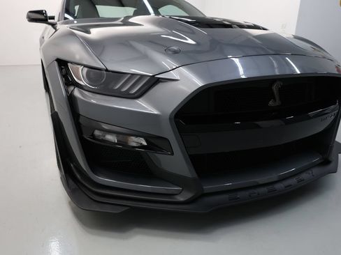 Used 2022 Ford Mustang Shelby GT500 w/ Carbon Fiber Track Pack RWD image 60