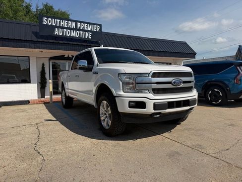 Used 2019 Ford F150 Platinum w/ Equipment Group 701A Luxury AWD/4WD image 3