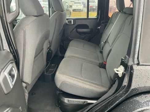 Used 2024 Jeep Wrangler Unlimited w/ Convenience Group AWD/4WD image 19