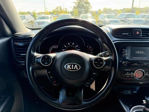Used 2017 Kia Soul + w/ Designer's Package FWD image 20