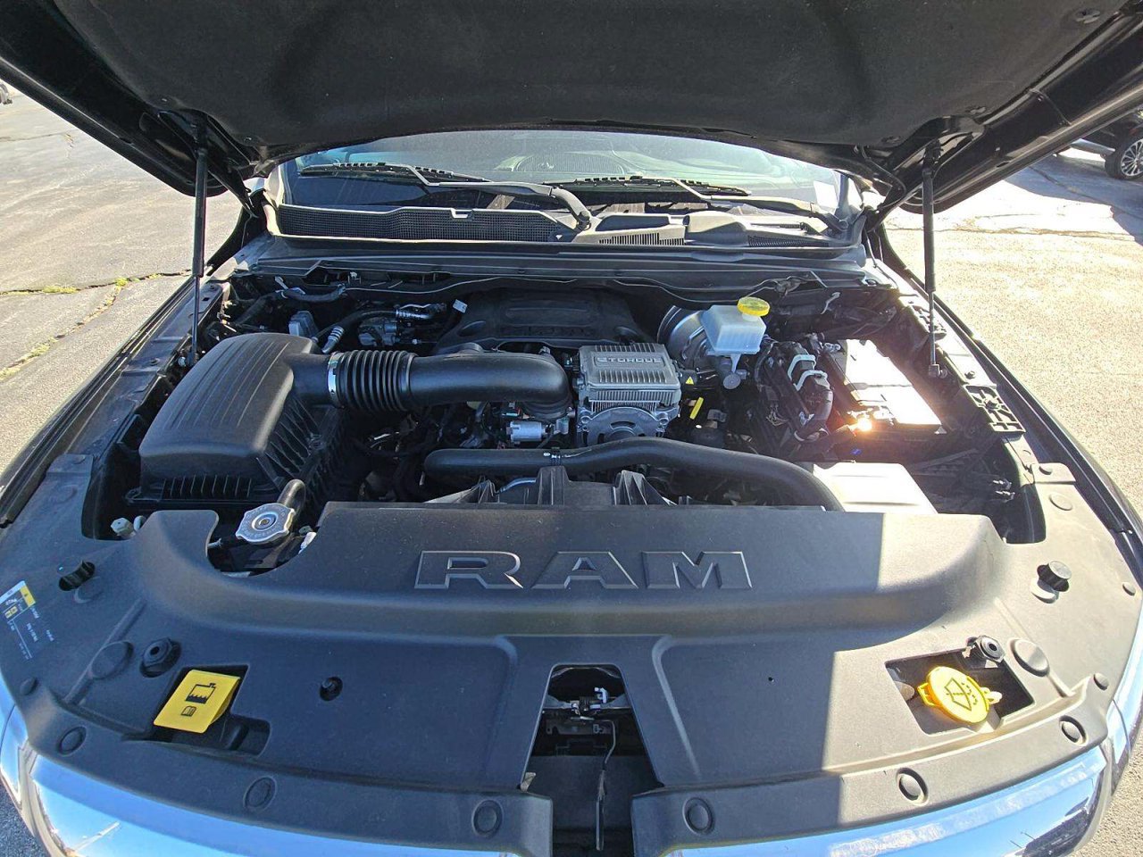 Used 2023 RAM 1500 Limited w/ Body Color Bumper Group AWD/4WD image 18