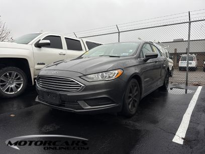 Used 2017 Ford Fusion SE w/ Fusion SE Technology Package