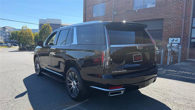 Used 2021 Cadillac Escalade Premium Luxury w/ Driver Assist Tech Package AWD/4WD image 16