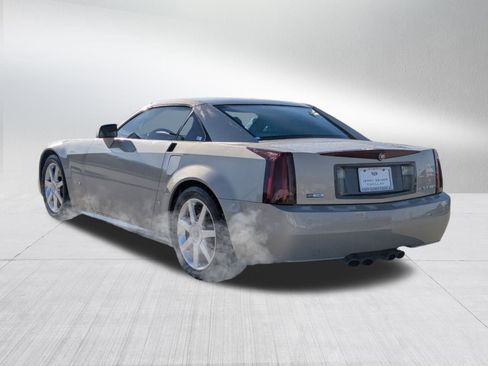 Used 2007 Cadillac XLR Base image 3