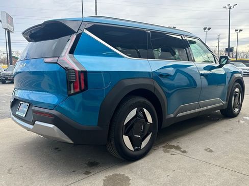 Used 2025 Kia EV9 Wind image 8