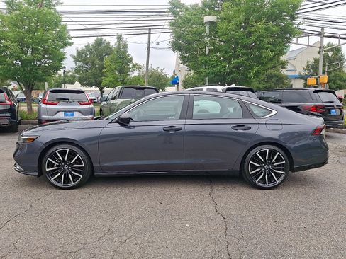 Used 2023 Honda Accord Touring image 7