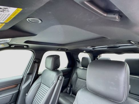 Used 2025 Land Rover Discovery Dynamic SE AWD/4WD image 28
