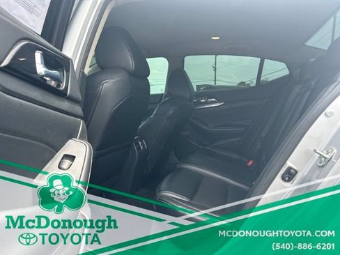 Used 2023 Nissan Maxima SV w/ Floor Mat Group FWD image 9