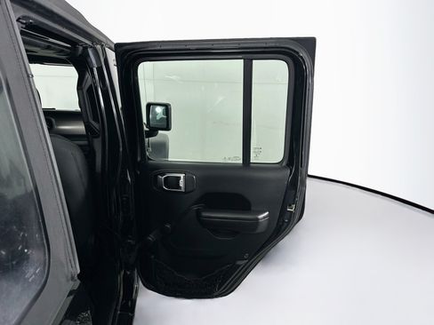 Used 2018 Jeep Wrangler Unlimited Sport AWD/4WD image 28