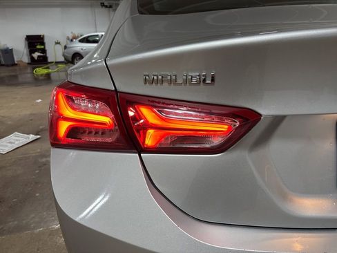 Used 2019 Chevrolet Malibu LT FWD image 24