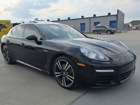 Used 2015 Porsche Panamera 4 image 7
