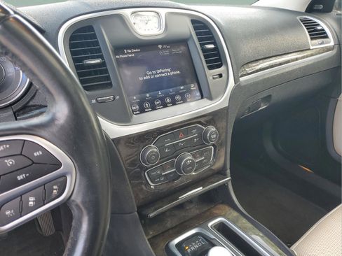 Used 2018 Chrysler 300 Limited w/ Safetytec Plus Group image 26