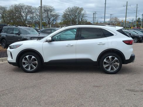 Used 2023 Ford Escape Platinum AWD/4WD image 5