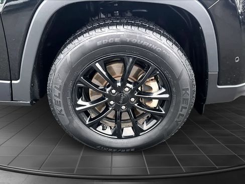 Used 2023 Jeep Cherokee Altitude Lux image 34