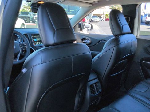 Used 2022 Jeep Cherokee Latitude Lux w/ Sun & Sound Group image 19