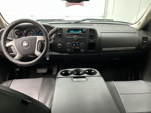 Used 2009 Chevrolet Silverado 1500 LT w/ Power Pack Plus AWD/4WD image 4