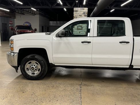 Used 2016 Chevrolet Silverado 2500 W/T AWD/4WD image 5