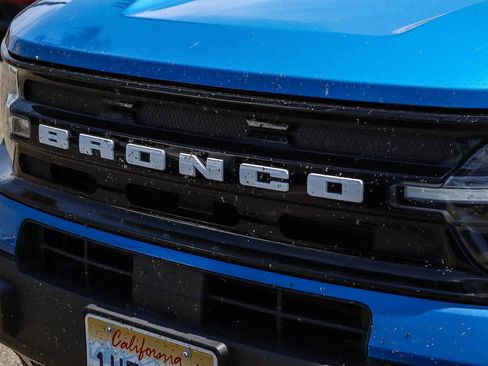 Used 2022 Ford Bronco Sport Outer Banks w/ Tech Package AWD/4WD image 3