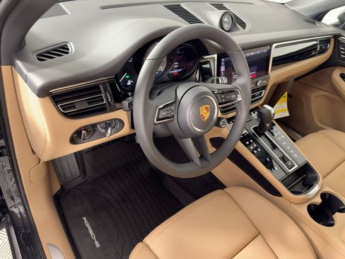 Certified 2026 Porsche Macan S AWD/4WD image 4