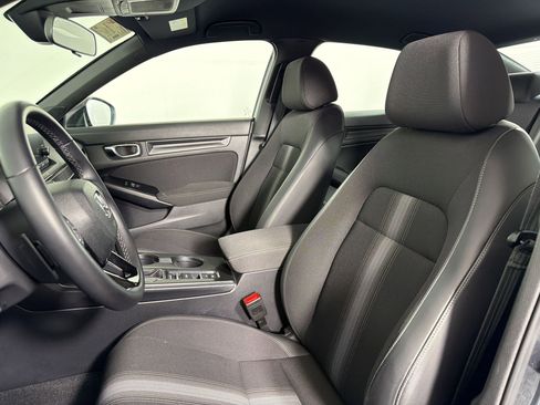 Used 2025 Honda Civic Sport image 4