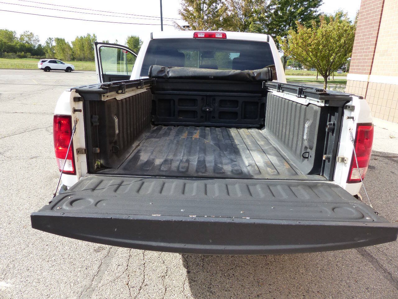 Used 2021 RAM 1500 Tradesman w/ Chrome Appearance Group AWD/4WD image 42