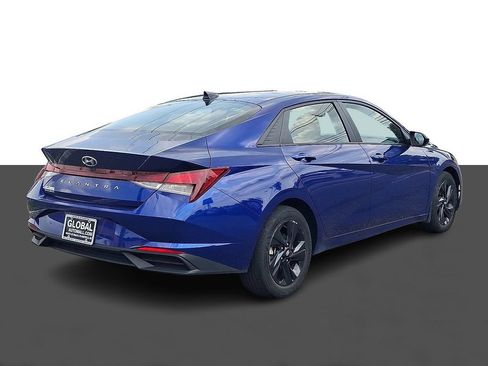 Used 2023 Hyundai Elantra SEL FWD image 7