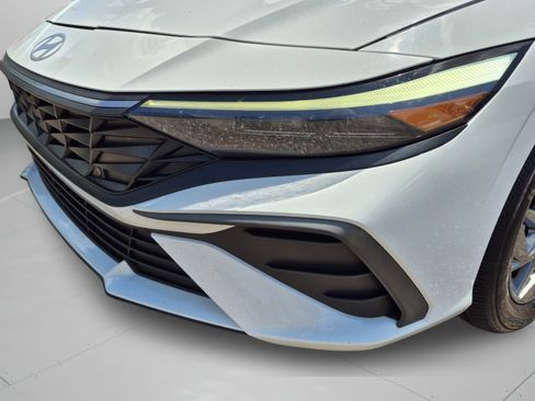 Certified 2024 Hyundai Elantra Blue FWD image 32