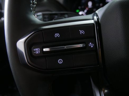 Used 2025 GMC Yukon AT4 AWD/4WD image 28