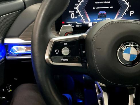 Used 2025 BMW 740i w/ Premium Package image 21