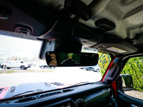 Used 2021 Jeep Wrangler Unlimited Rubicon 4xe w/ Dual Top Group image 28