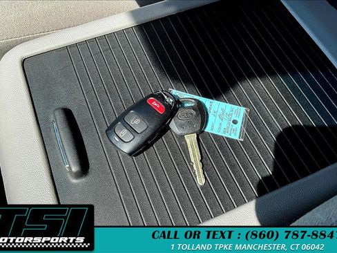 Used 2014 Kia Sedona LX image 11