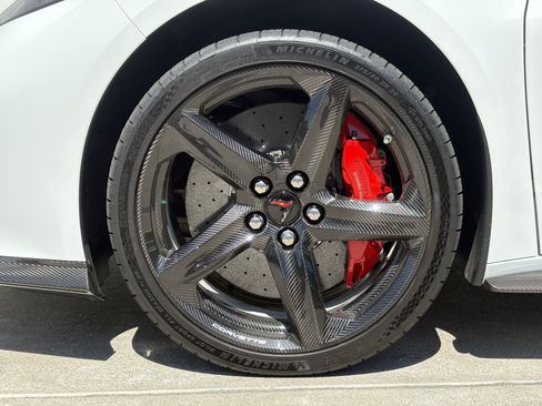 Used 2025 Chevrolet Corvette E-Ray AWD/4WD image 6