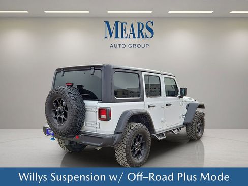 Used 2024 Jeep Wrangler Unlimited image 6
