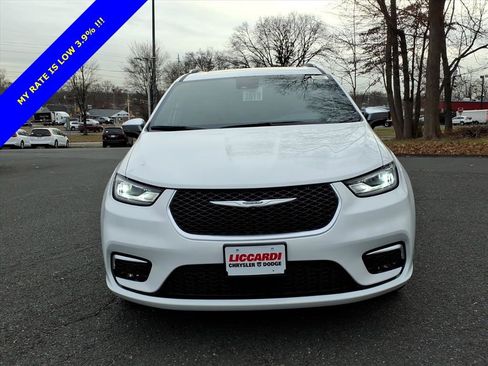 New 2026 Chrysler Pacifica Pinnacle image 2