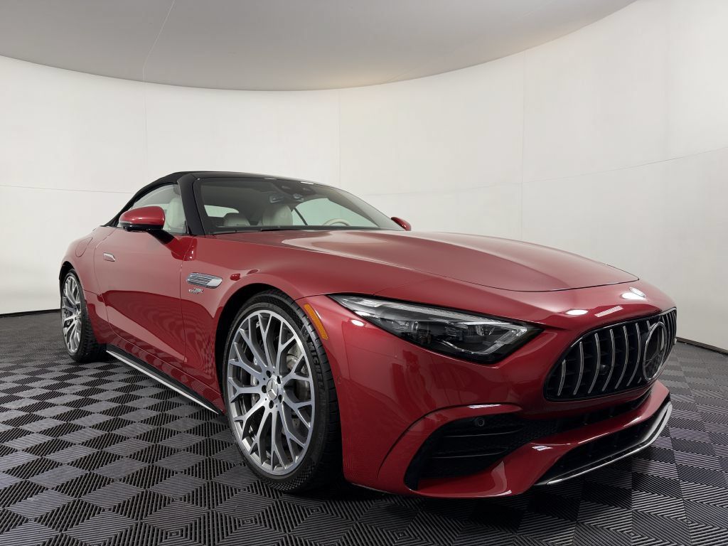 Used 2024 Mercedes-Benz SL 43 AMG image 4