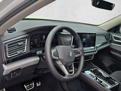 New 2026 Volkswagen Atlas Peak Edition AWD/4WD image 8
