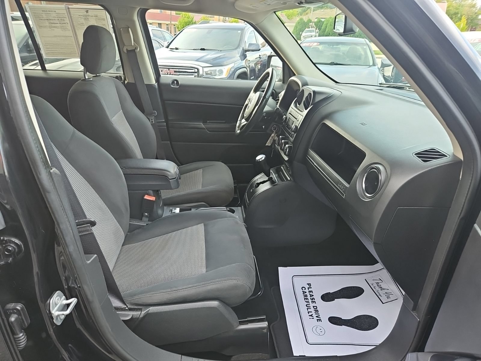 Used 2016 Jeep Patriot Latitude AWD/4WD image 19