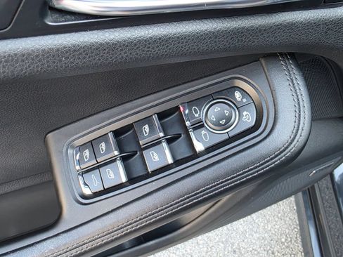 Used 2018 Porsche Macan Turbo AWD/4WD image 26