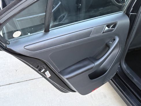 Used 2015 Volkswagen Jetta S image 22